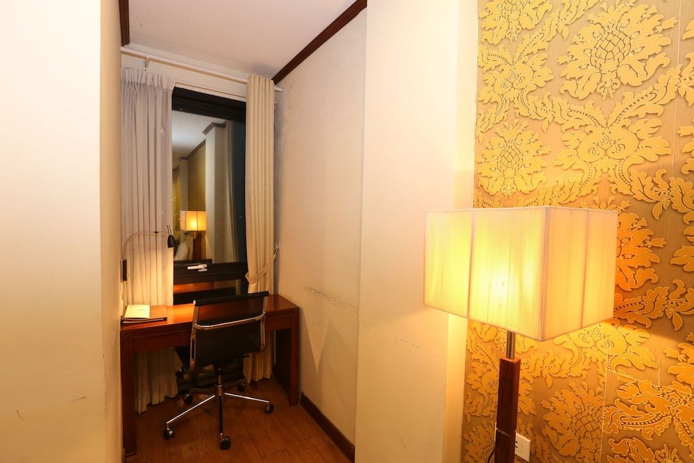 Sunset Westlake Hanoi Hotel Classic Double Room 19