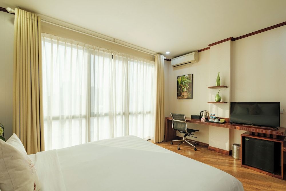 Sunset Westlake Hanoi Hotel Classic Double Room 6
