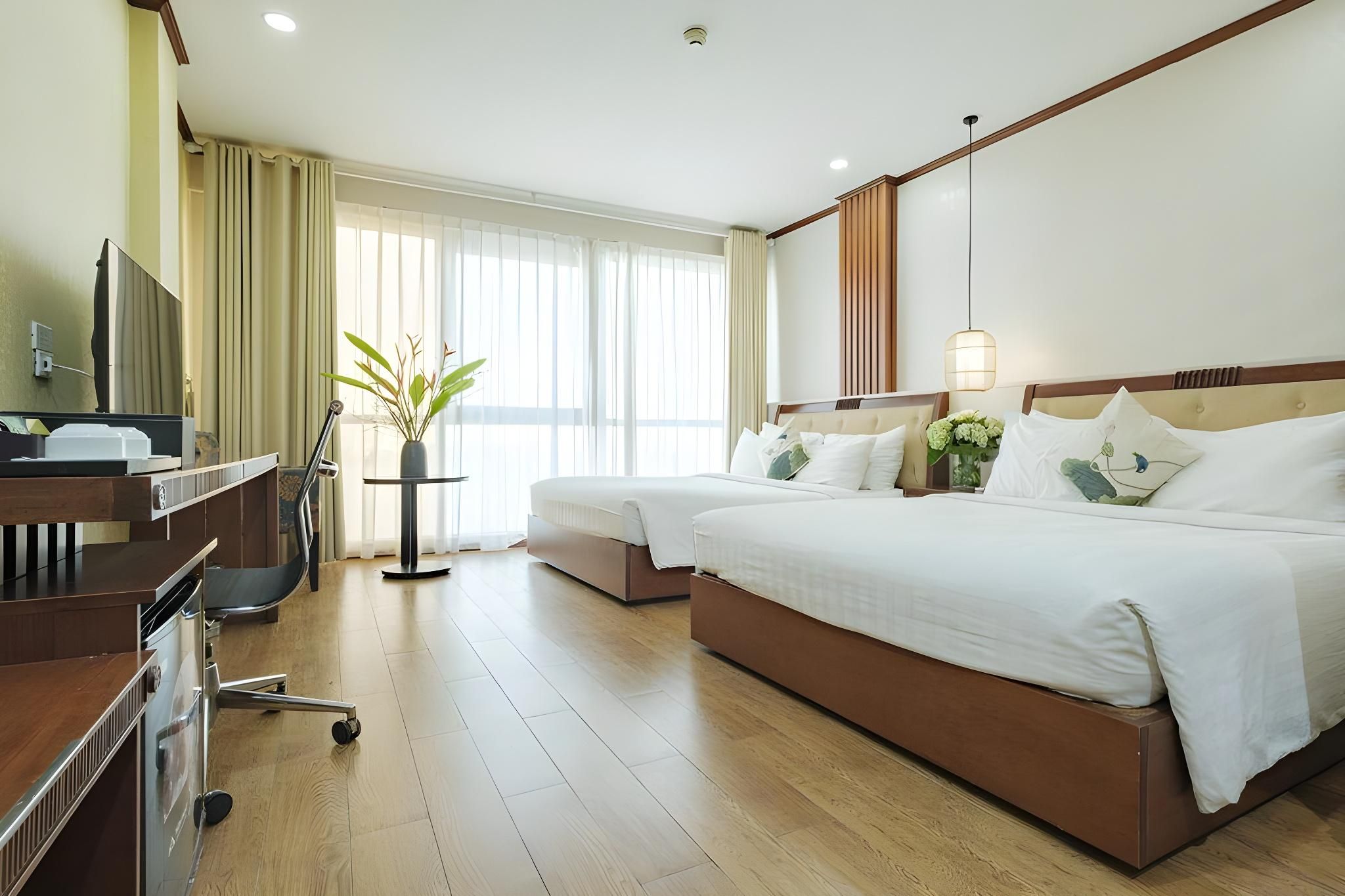 undefined Sunset Westlake Hanoi Hotel 6