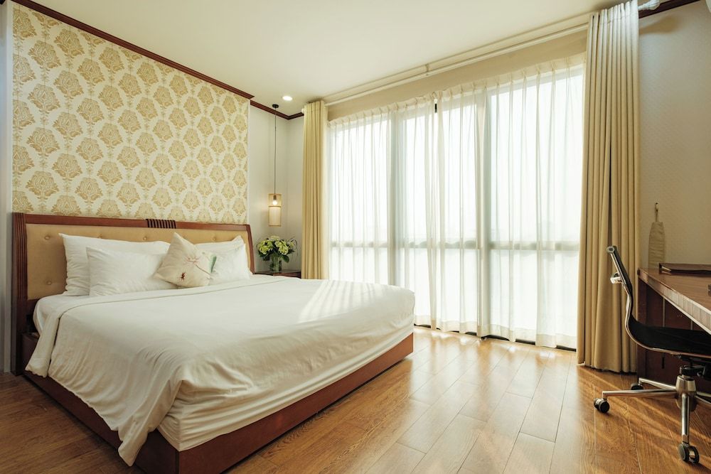 Sunset Westlake Hanoi Hotel Classic Double Room 9