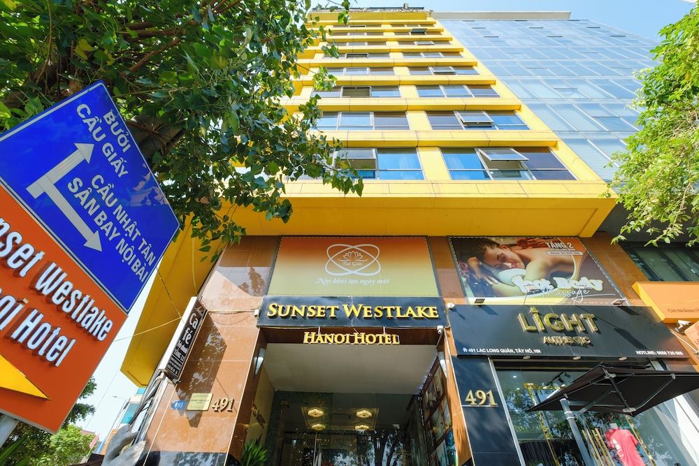 undefined Sunset Westlake Hanoi Hotel 2