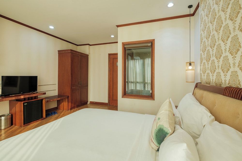 Sunset Westlake Hanoi Hotel Classic Double Room 10