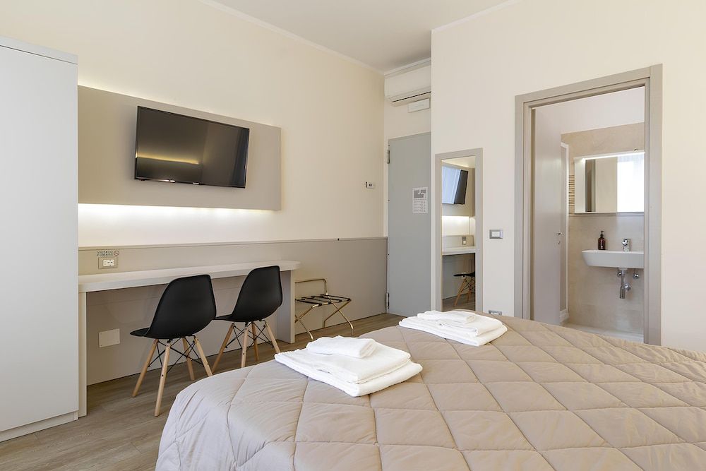 UniHò Hostel Superior Double Room 14