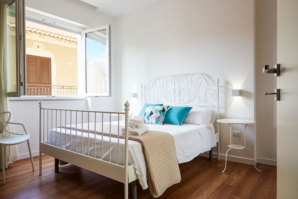 Design Apartment, 1 King Bed with Sofa bed