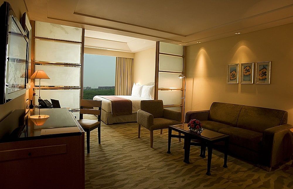 Business Suite, 15% Off Food&Soft Beverages, 20% Off Spa&Laundry, Club Access, Butler On Request