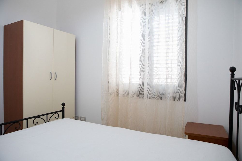 House, 2 Bedrooms