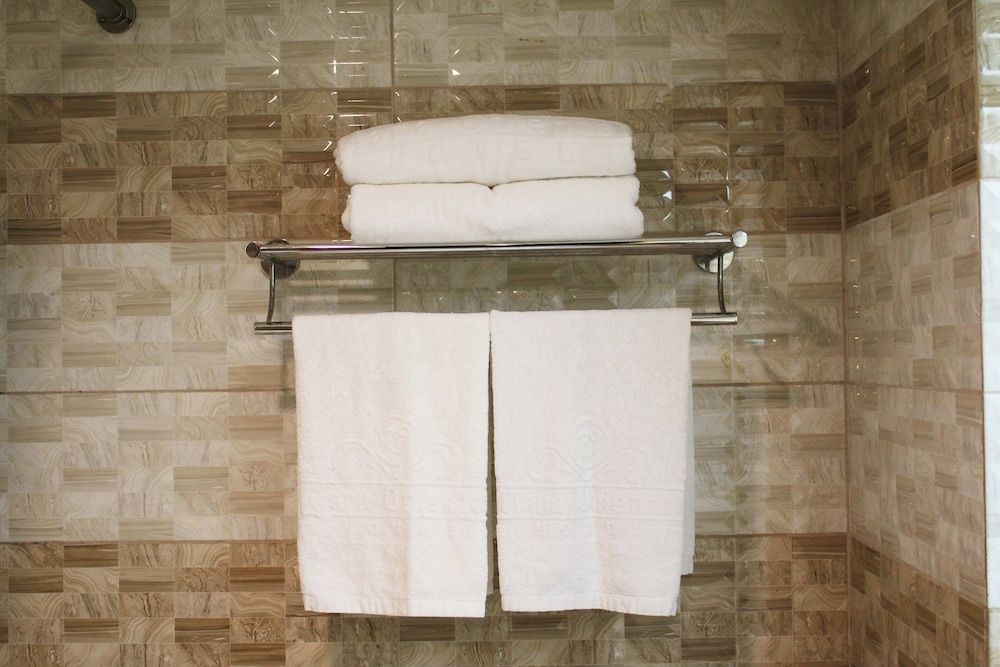 Tiara Oriental Hotel Makati powered by Cocotel Deluxe Twin Room 12