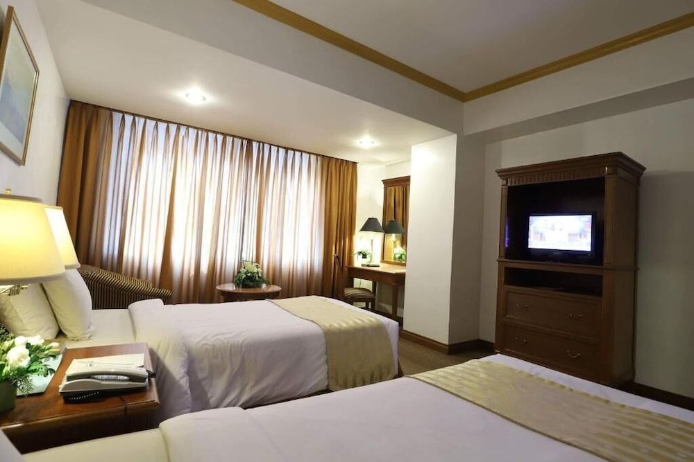 Tiara Oriental Hotel Makati powered by Cocotel Standard Room 2