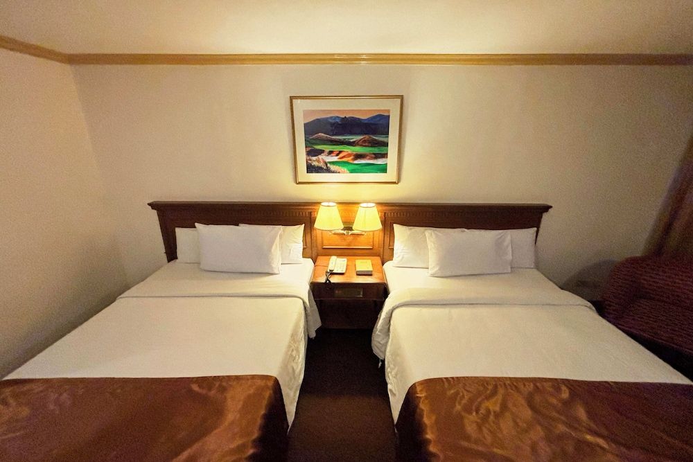 Tiara Oriental Hotel Makati powered by Cocotel Deluxe Twin Room 3