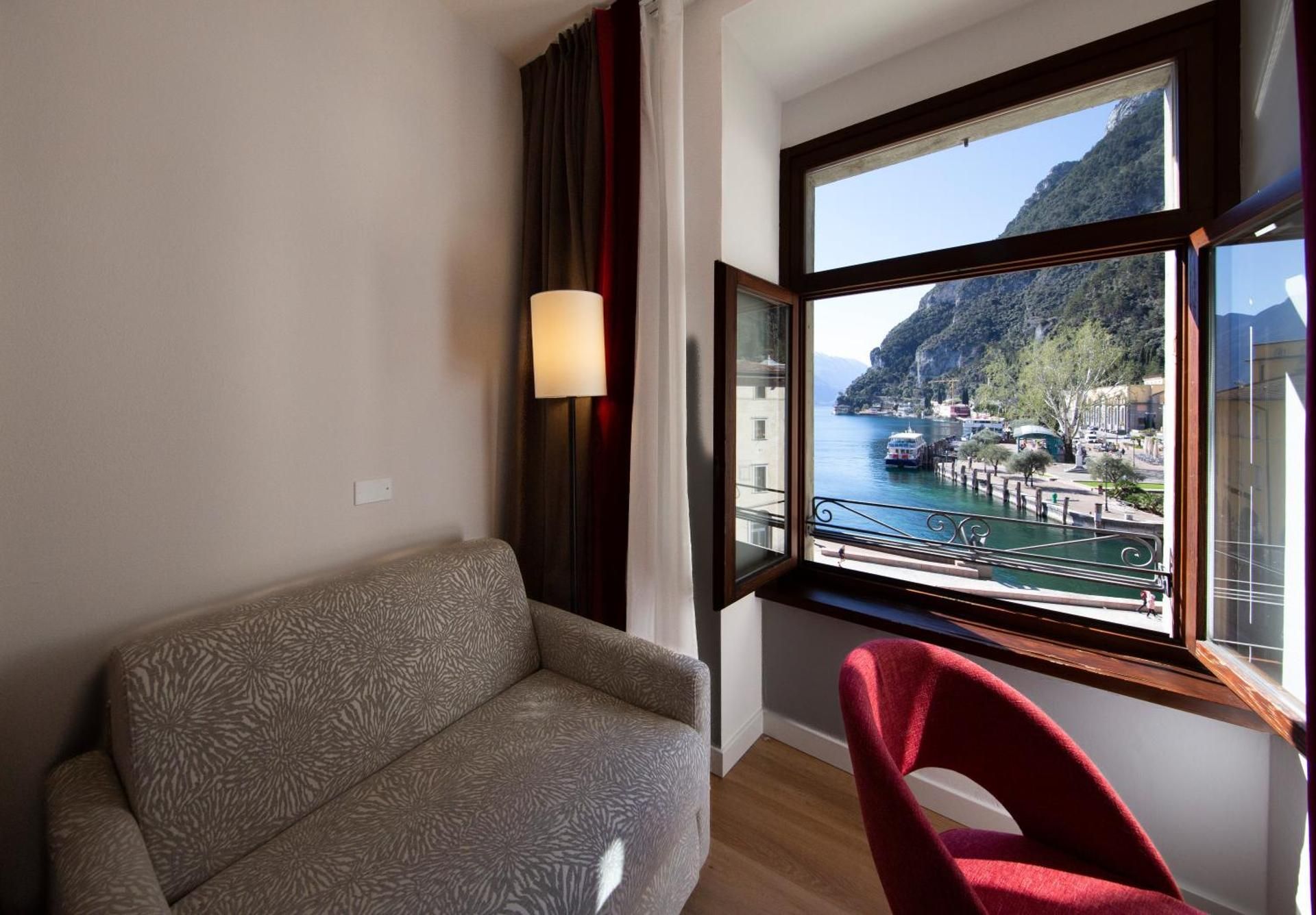 Triple Room with Lake View