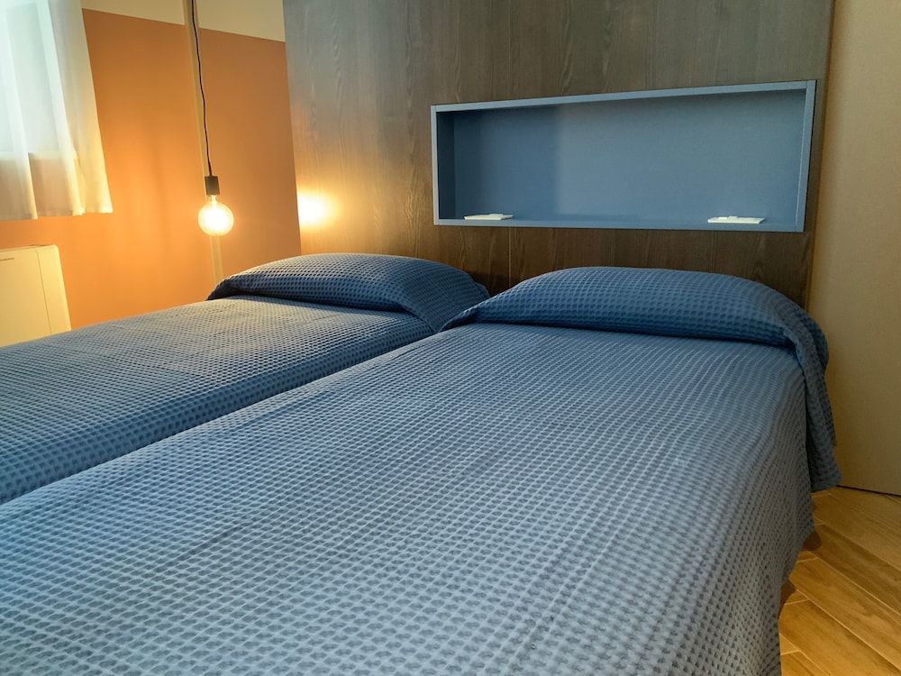 Apartment, 2 Bedrooms, Mountain View (West)