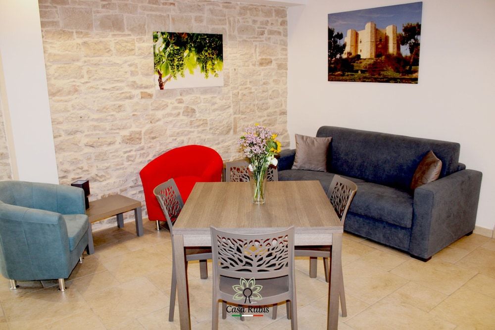 CASA DEGLI AMICI Family Townhome 10