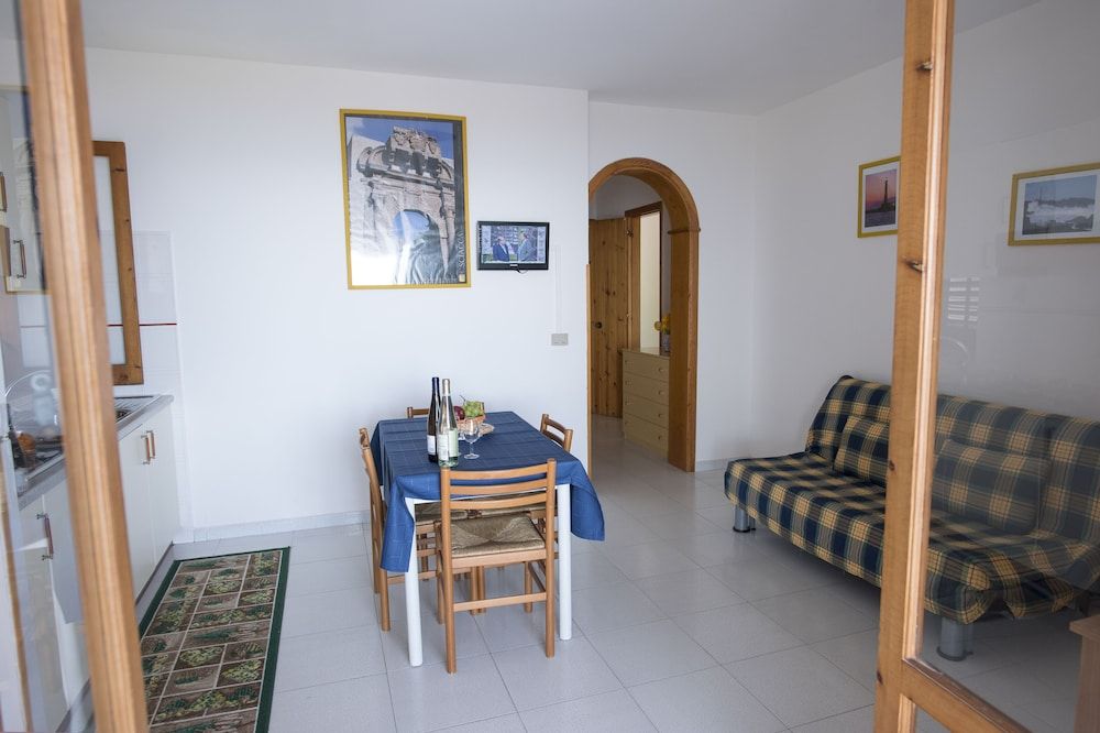 Apartment, 2 Bedrooms, Smoking, Balcony