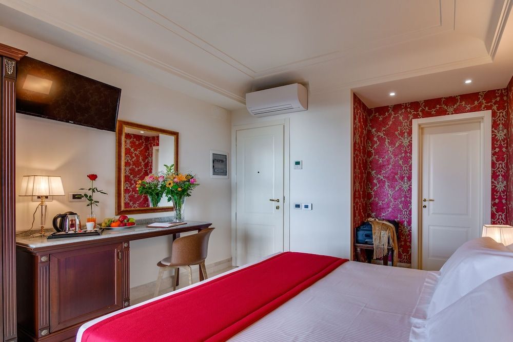 Superior Room, Balcony, Garden View