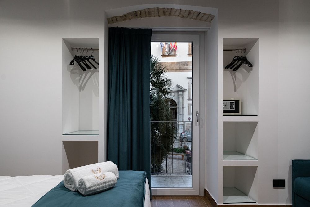 Sofi' Center Rooms Superior Triple Room, 1 Bedroom, Non Smoking, City View 13