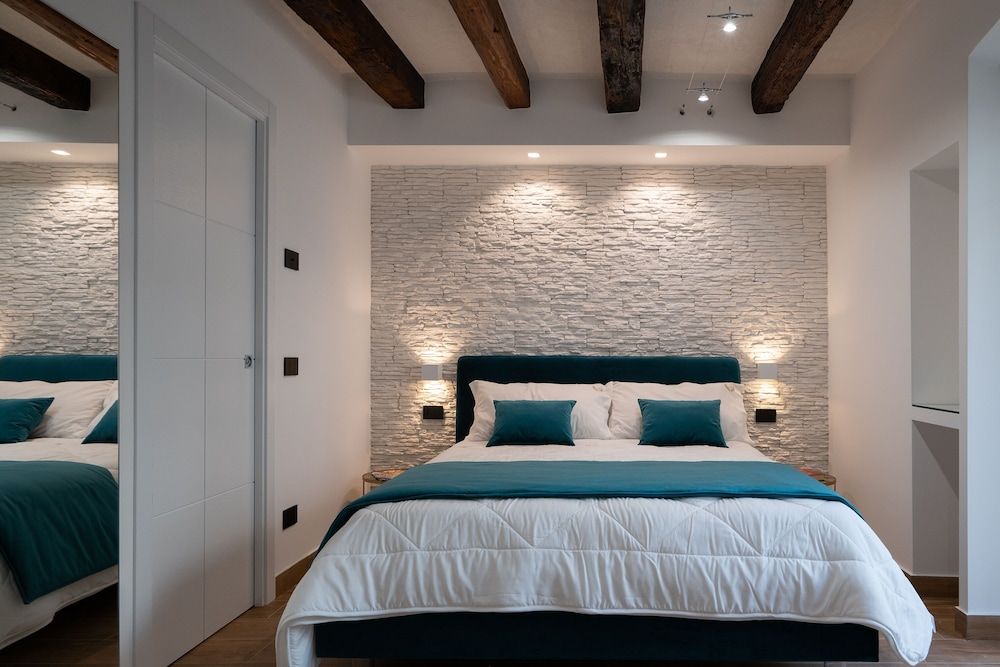 Sofi' Center Rooms Superior Triple Room, 1 Bedroom, Non Smoking, City View