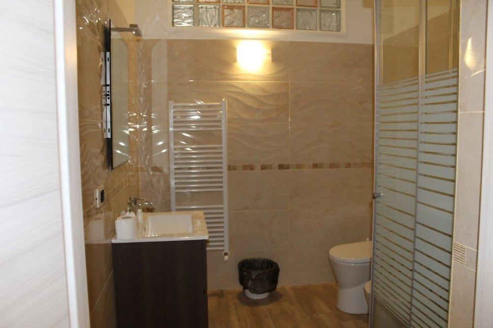 Affittacamere B&B Alba Ionica Comfort Room, Private Bathroom 5