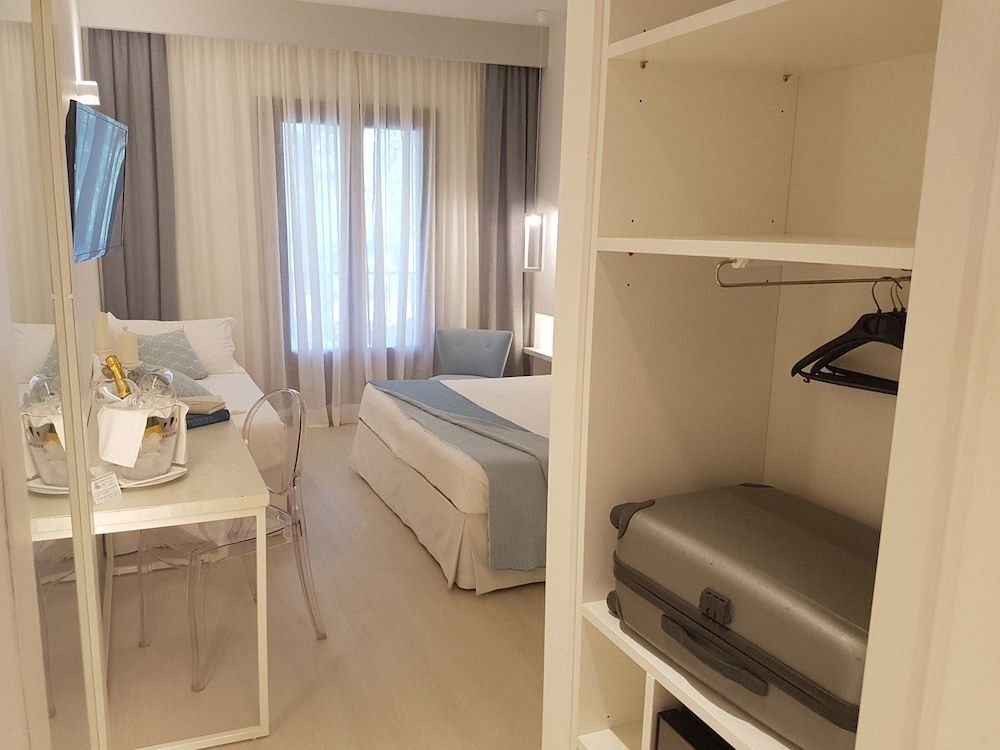 Superior Triple Room, Balcony, Garden View