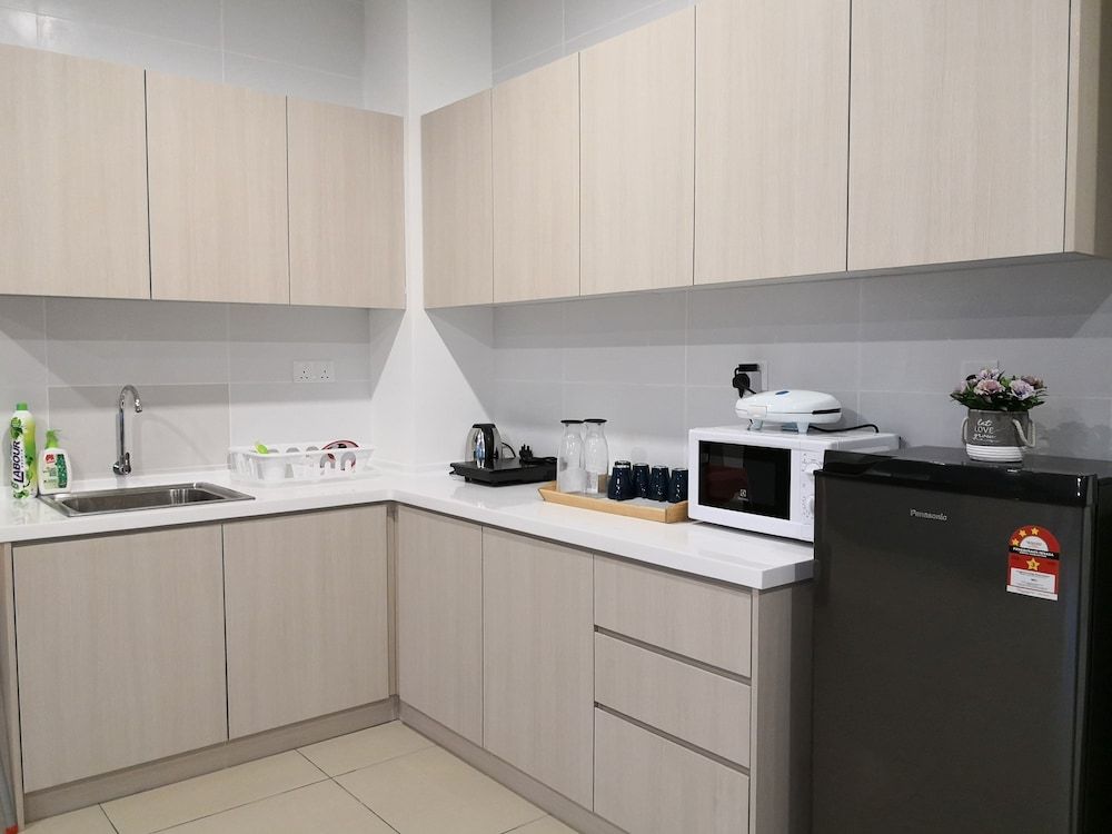 undefined Midhill by Cheng 4