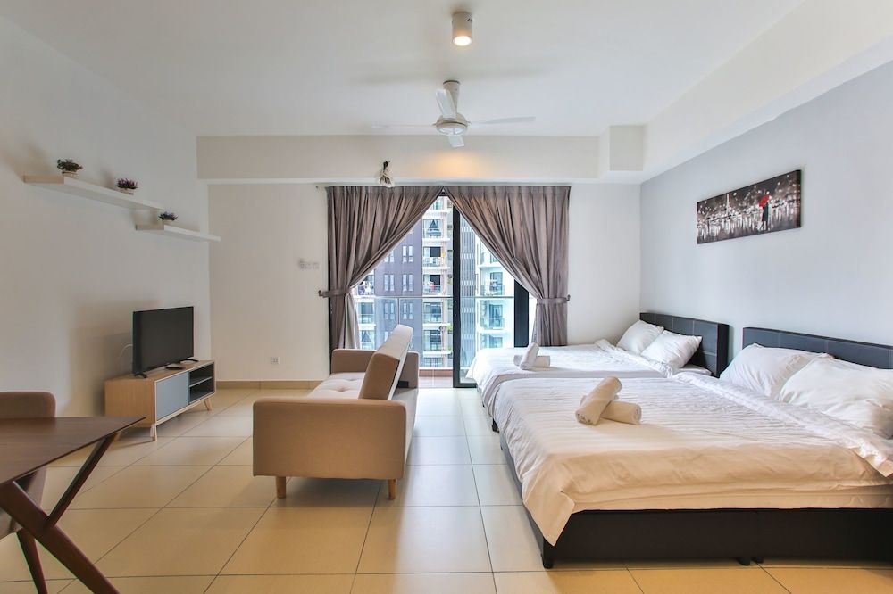 OwnAStay Midhill by Symphony Suite Deluxe Studio 2