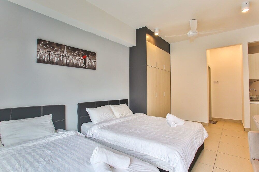 OwnAStay Midhill by Symphony Suite Deluxe Studio 5