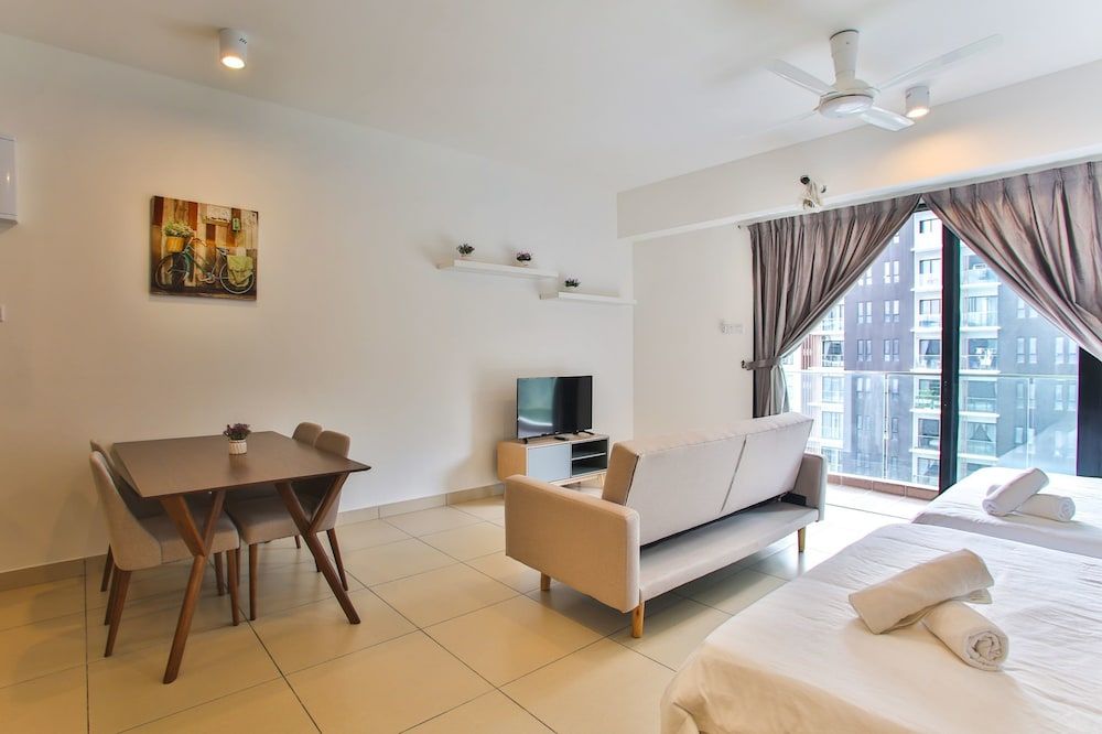 OwnAStay Midhill by Symphony Suite Deluxe Studio 32