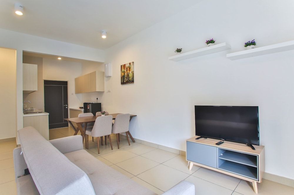 undefined OwnAStay Midhill by Symphony Suite 2