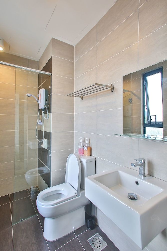 OwnAStay Midhill by Symphony Suite Standard Studio 13