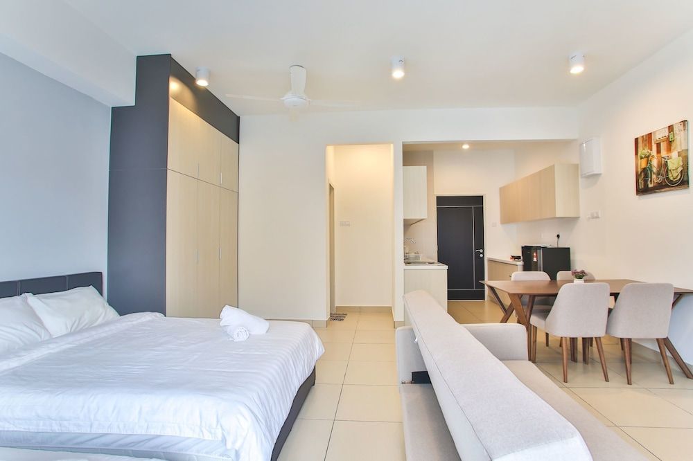 OwnAStay Midhill by Symphony Suite Deluxe Studio 6