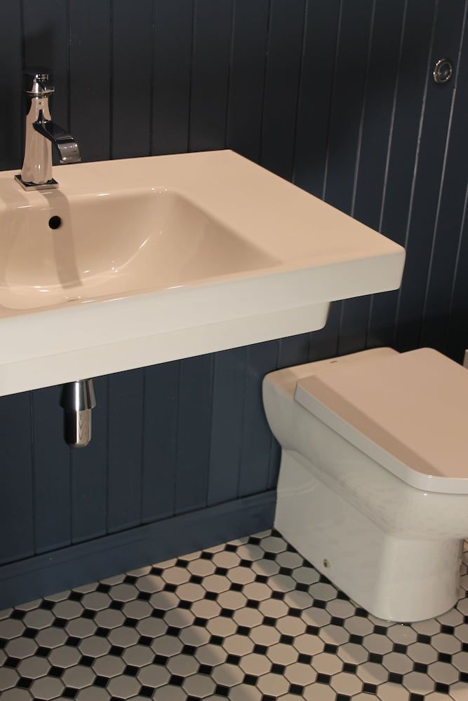 The Boat Inn Deluxe Double Room, River View 4