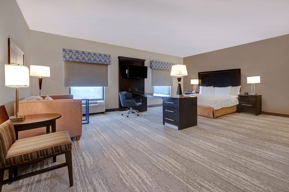 Suite, 1 King Bed, Non Smoking