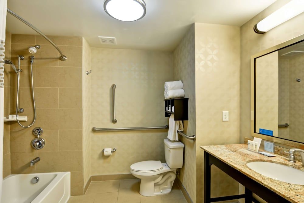 Room, 2 Queen Beds, Accessible, Non Smoking