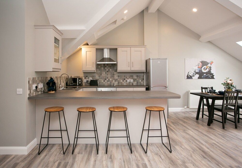 undefined University Road Apartments 4
