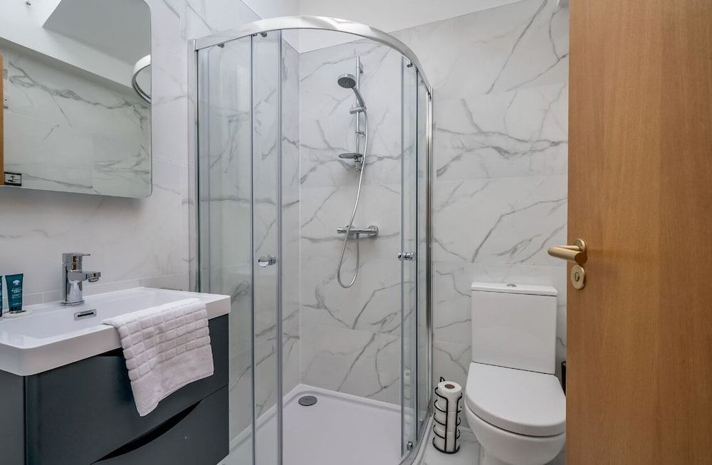 Pottingers Quay Panoramic Apartment, Ensuite, River View (Samson 5-Bed) 16