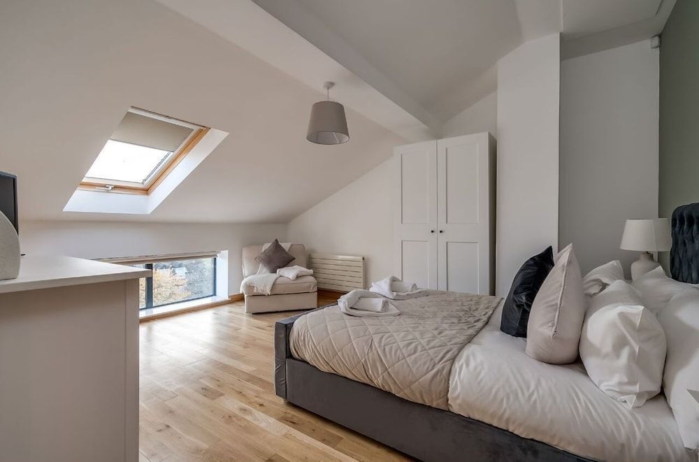 Pottingers Quay Deluxe Apartment, Ensuite, River View (Goliath 5-Bed) 5