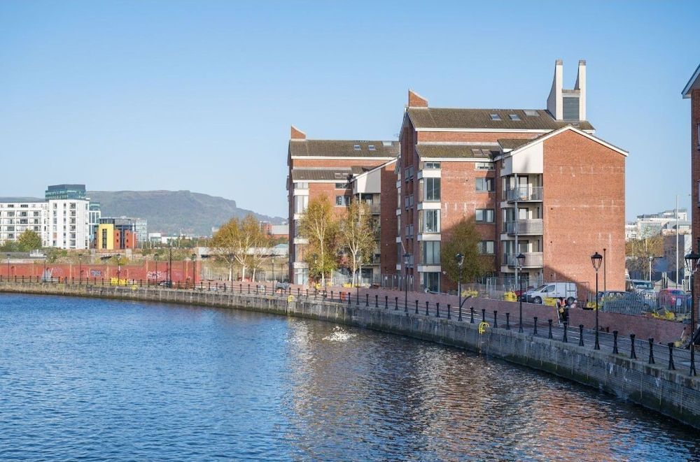 Pottingers Quay Deluxe Apartment, Ensuite, River View (Goliath 5-Bed) 12