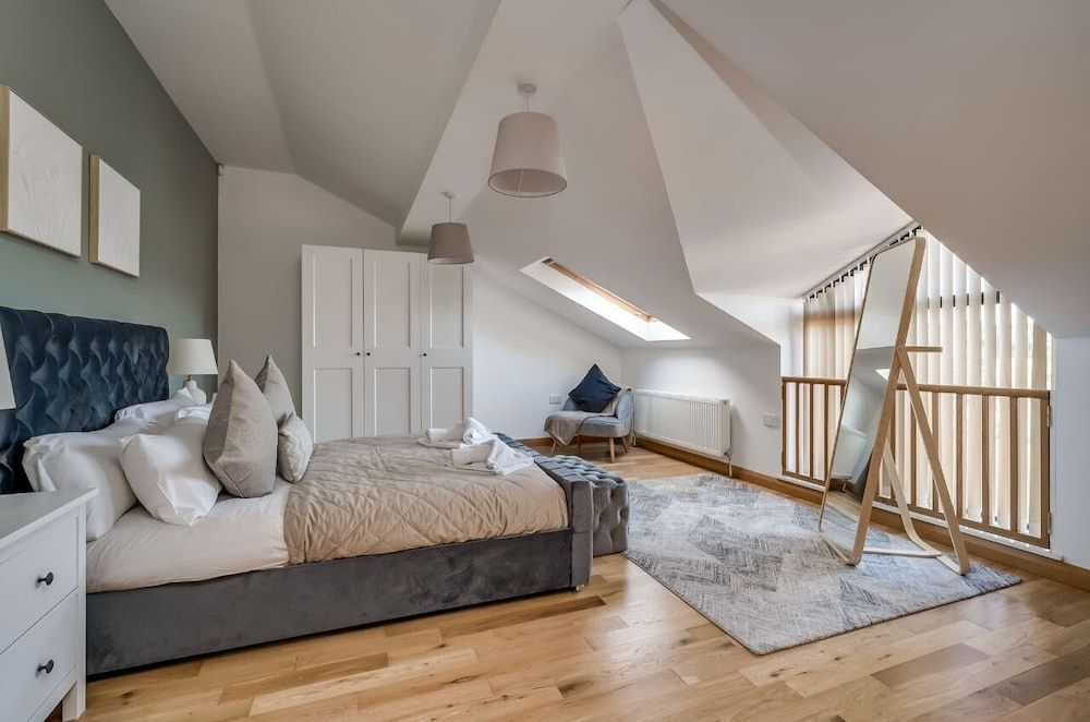 Pottingers Quay Deluxe Apartment, Ensuite, River View (Goliath 5-Bed)