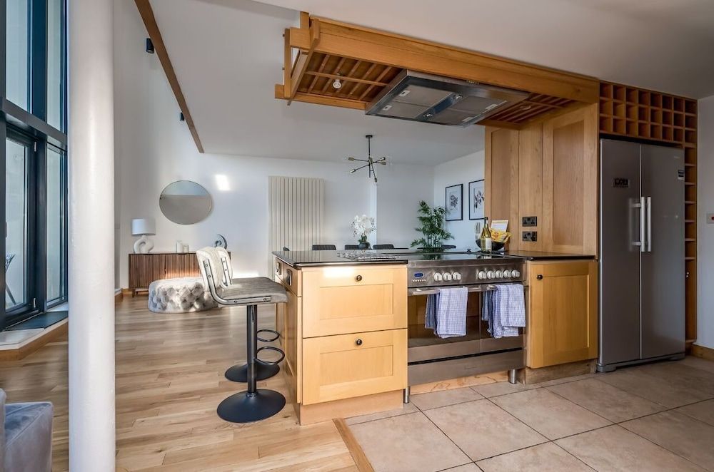 Pottingers Quay Deluxe Apartment, Ensuite, River View (Goliath 5-Bed) 15