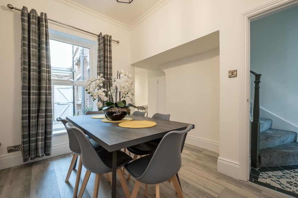 undefined Central Belfast Apartments: Georgian House 8
