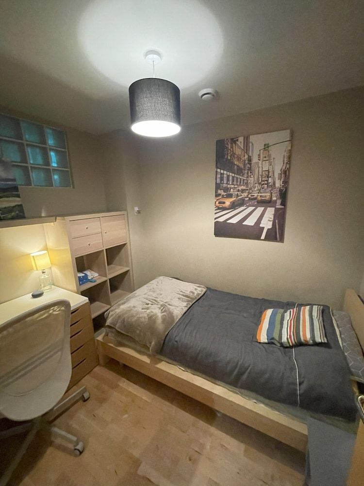 Central Belfast Apartments: Park Avenue Family Apartment, Ensuite (3-Bedroom) 2