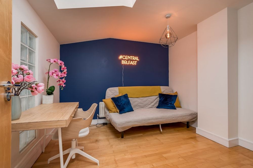 Central Belfast Apartments: Park Avenue Apartment, Private Bathroom 10