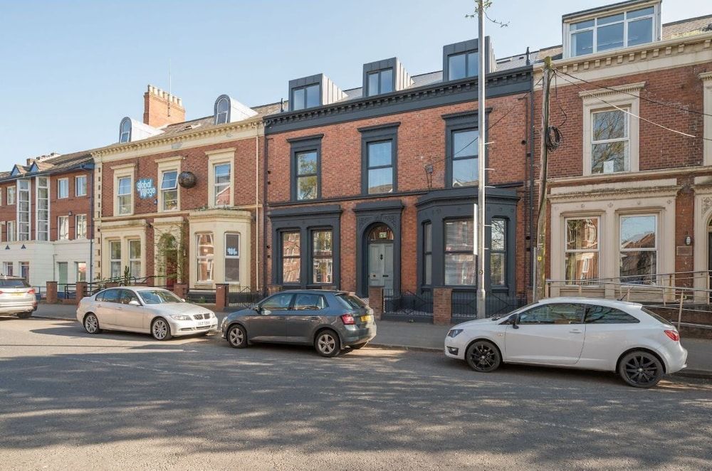 undefined Central Belfast Apartments: University Street 3