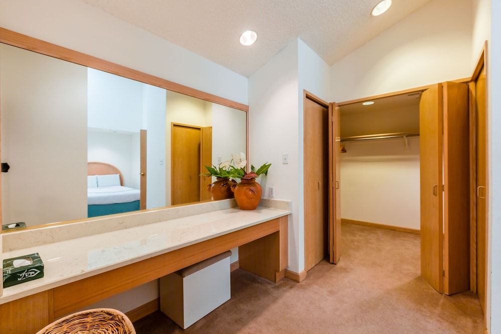 Alupang Beach Tower Presidential Penthouse, 5 Bedrooms, Kitchen, Ocean View 10