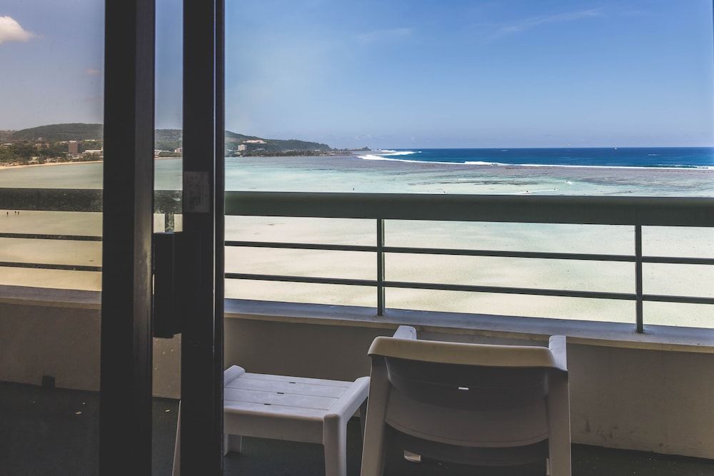 Alupang Beach Tower Panoramic Condo, 3 Bedrooms, Kitchen, Ocean View 6