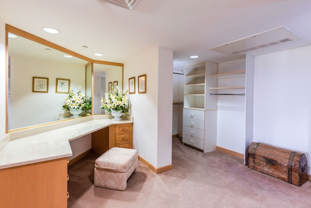 Alupang Beach Tower Presidential Penthouse, 5 Bedrooms, Kitchen, Ocean View 11