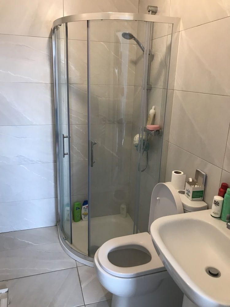 undefined Impeccable two Bedroom Apartment in South Belfast 9