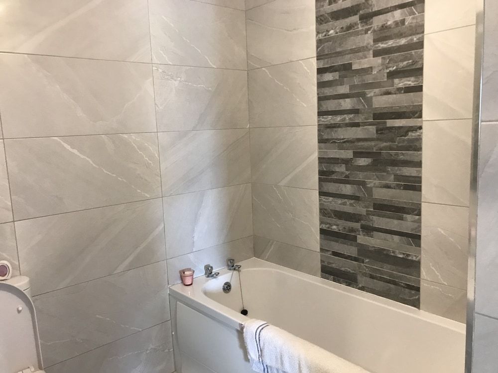 undefined Impeccable two Bedroom Apartment in South Belfast 8