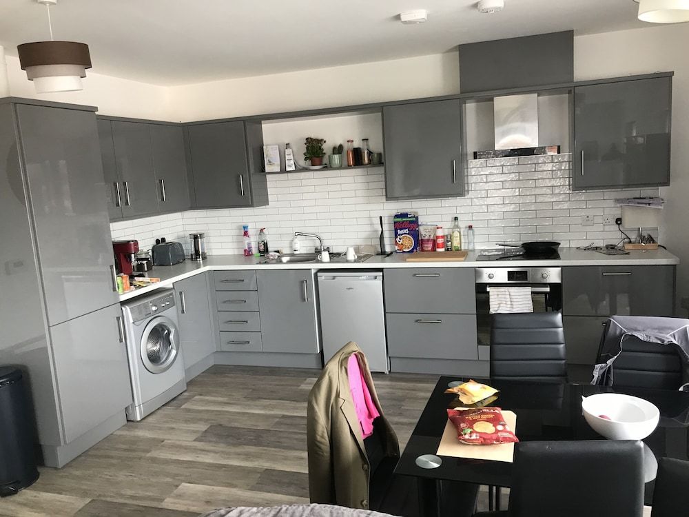 undefined Impeccable two Bedroom Apartment in South Belfast 6