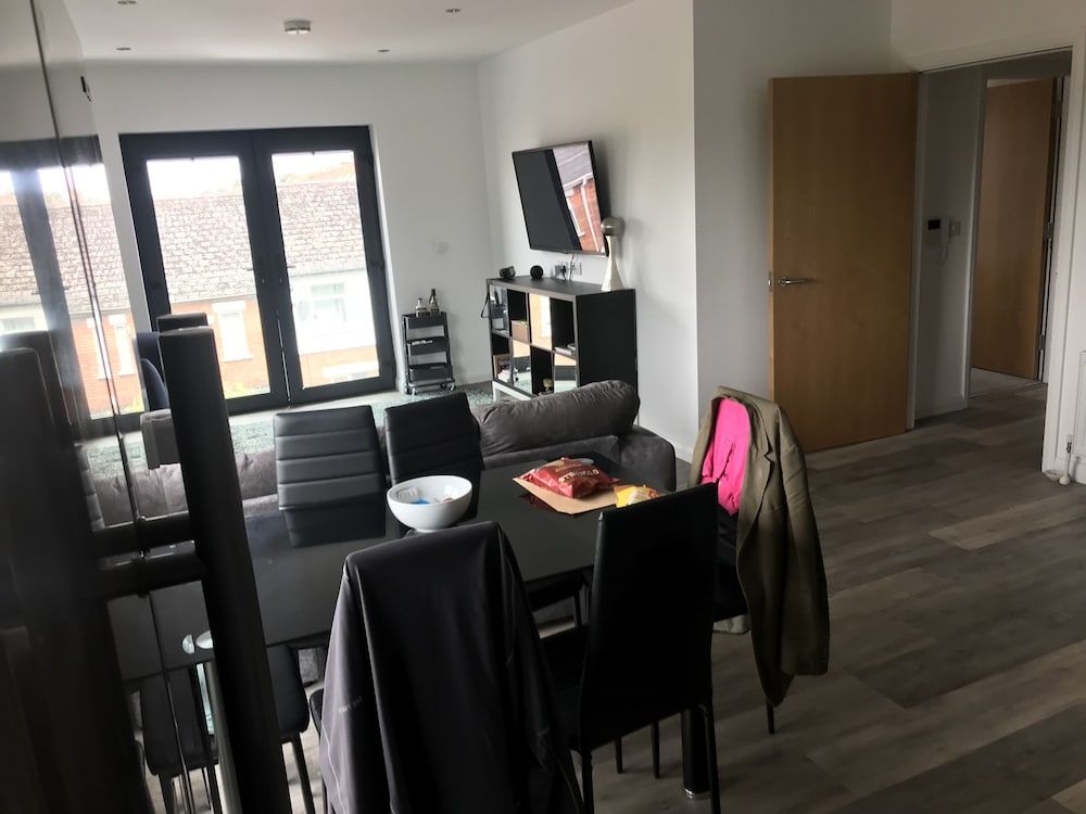 undefined Impeccable two Bedroom Apartment in South Belfast 5