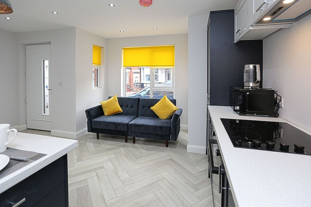 No 1 Luxury Service Accommodation Deluxe Apartment, Accessible, Private Bathroom 19